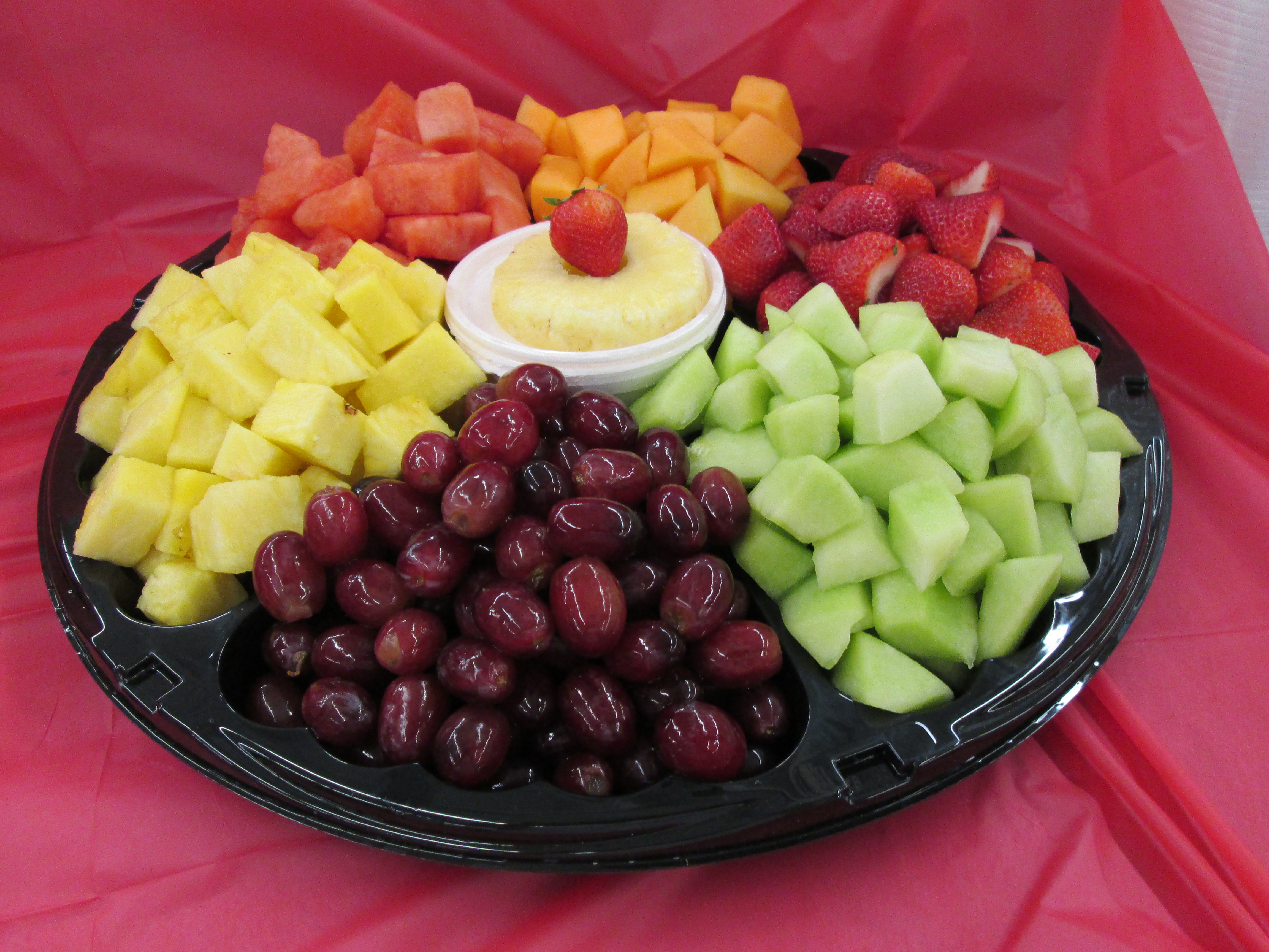 18” Fruit Tray – Fredericton Co-op How Many Full Trays Of Food For 30 Guests