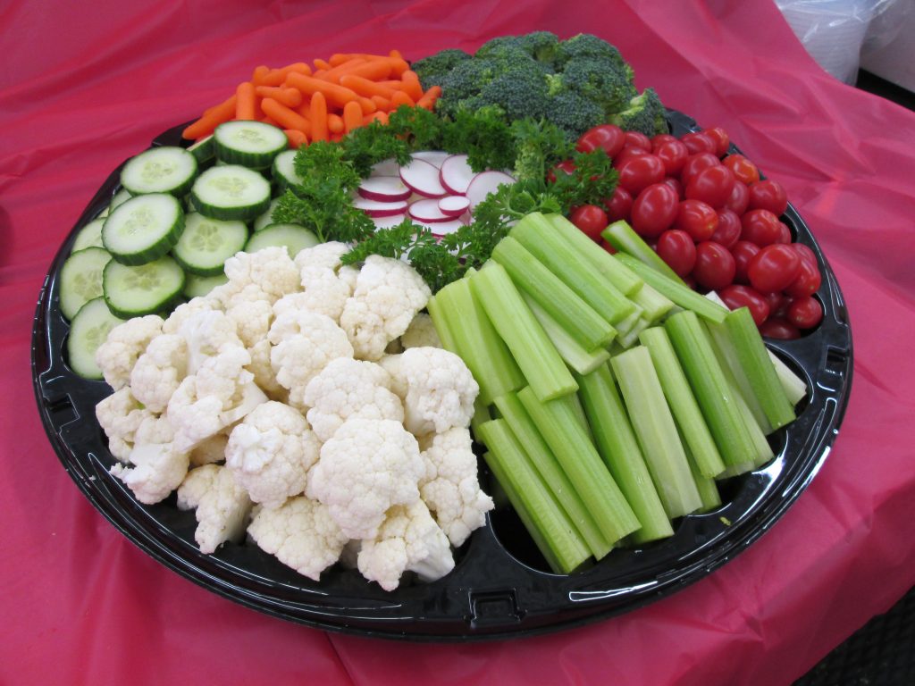 18” Vegetable Tray Fredericton Coop